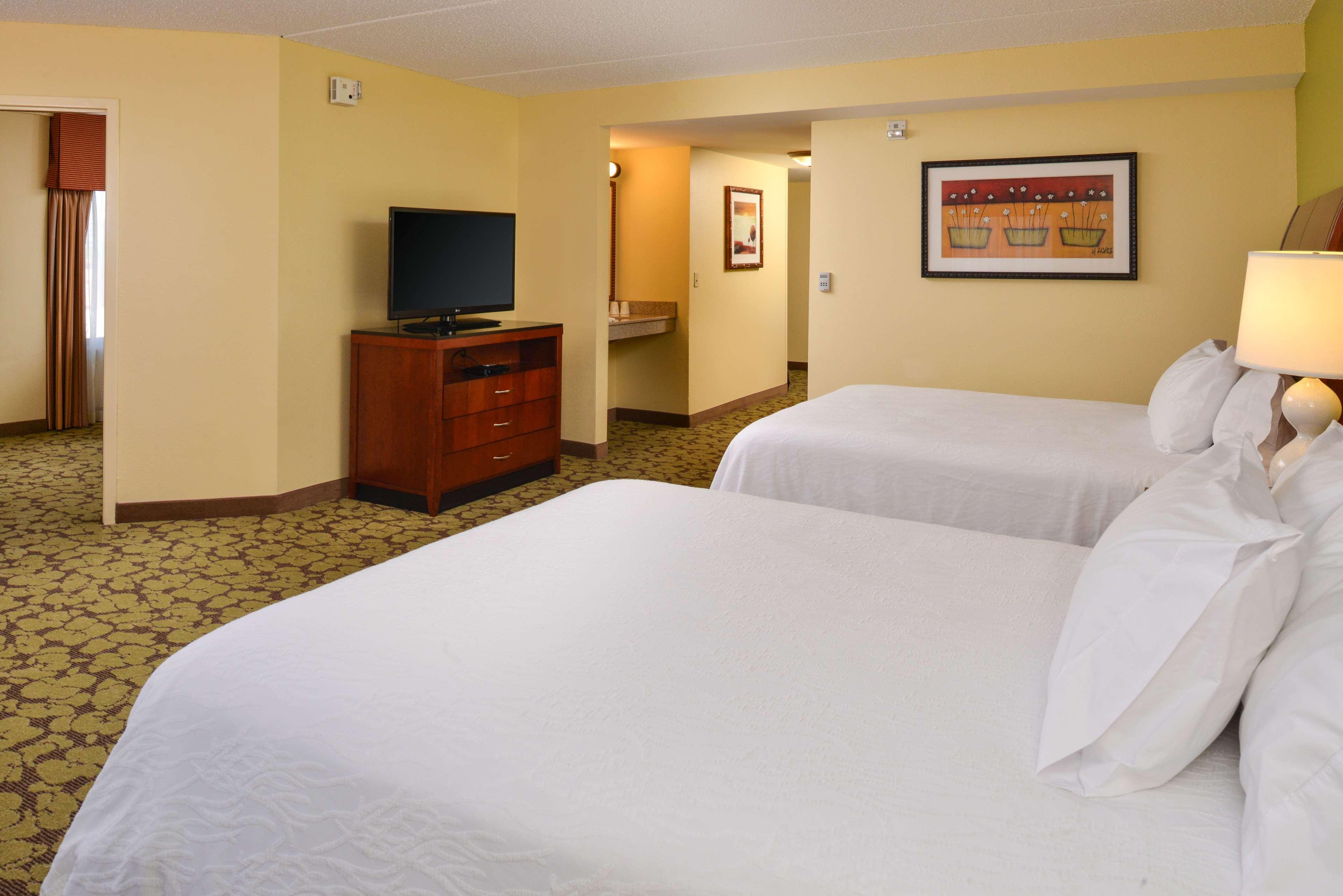 Hilton Garden Inn Terre Haute Bagian luar foto