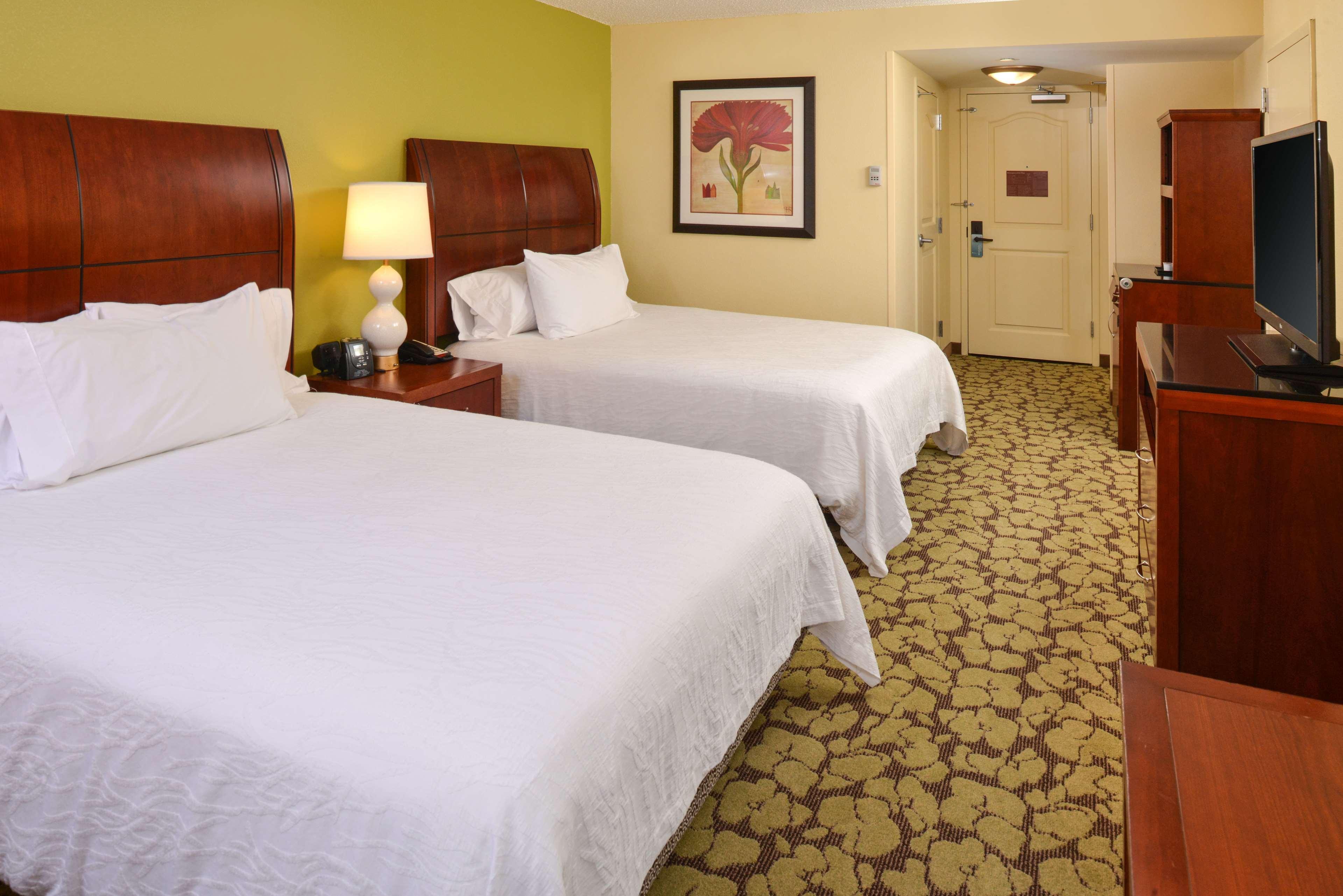 Hilton Garden Inn Terre Haute Bagian luar foto