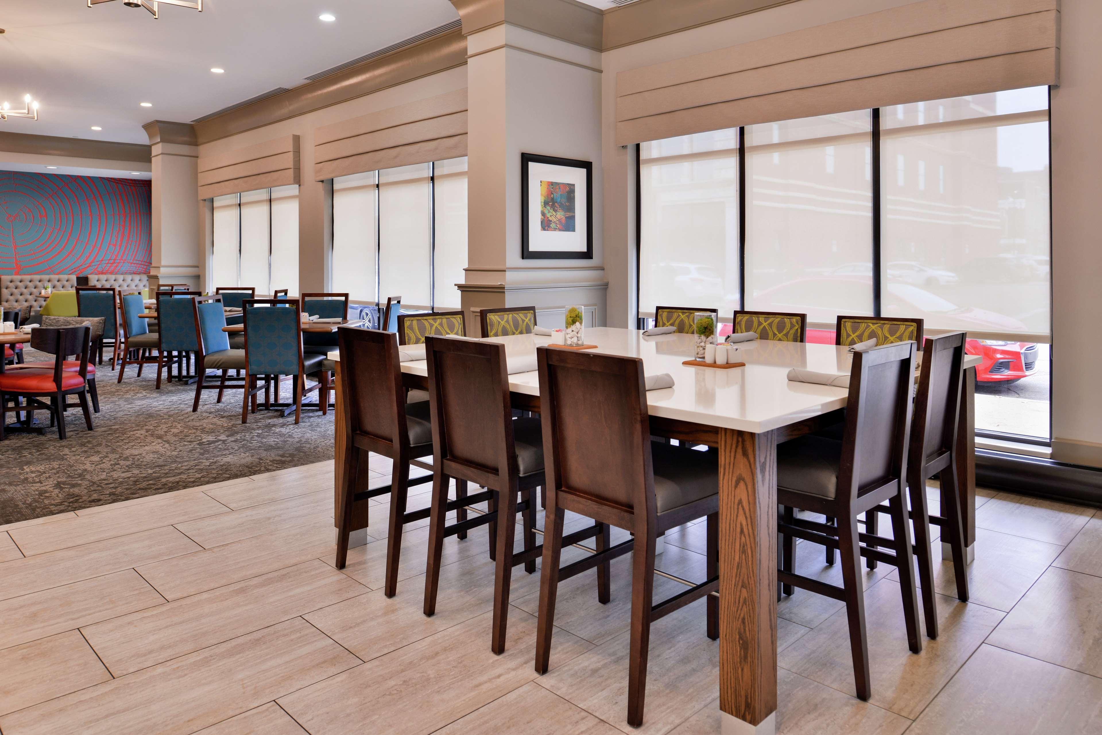 Hilton Garden Inn Terre Haute Bagian luar foto