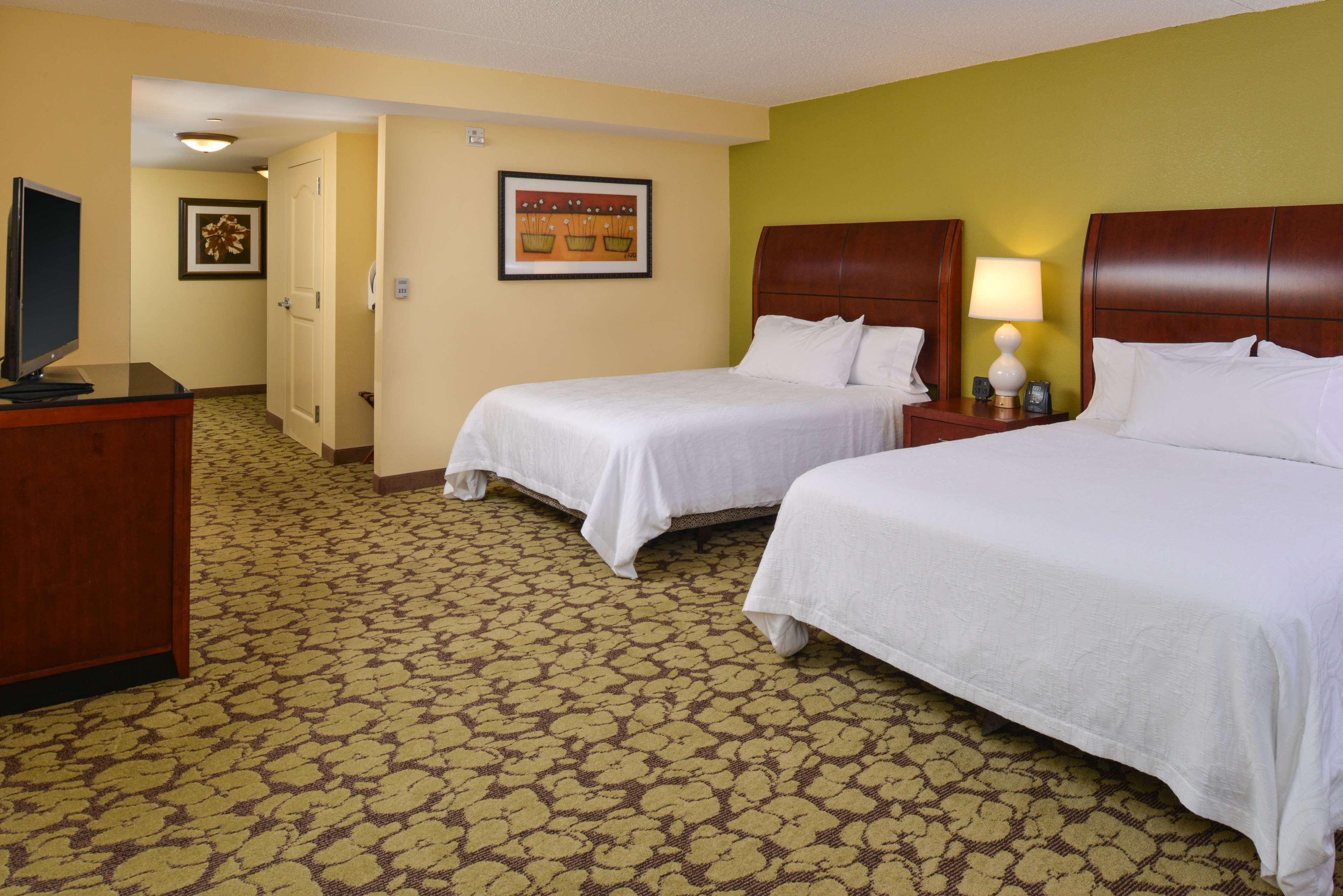 Hilton Garden Inn Terre Haute Bagian luar foto
