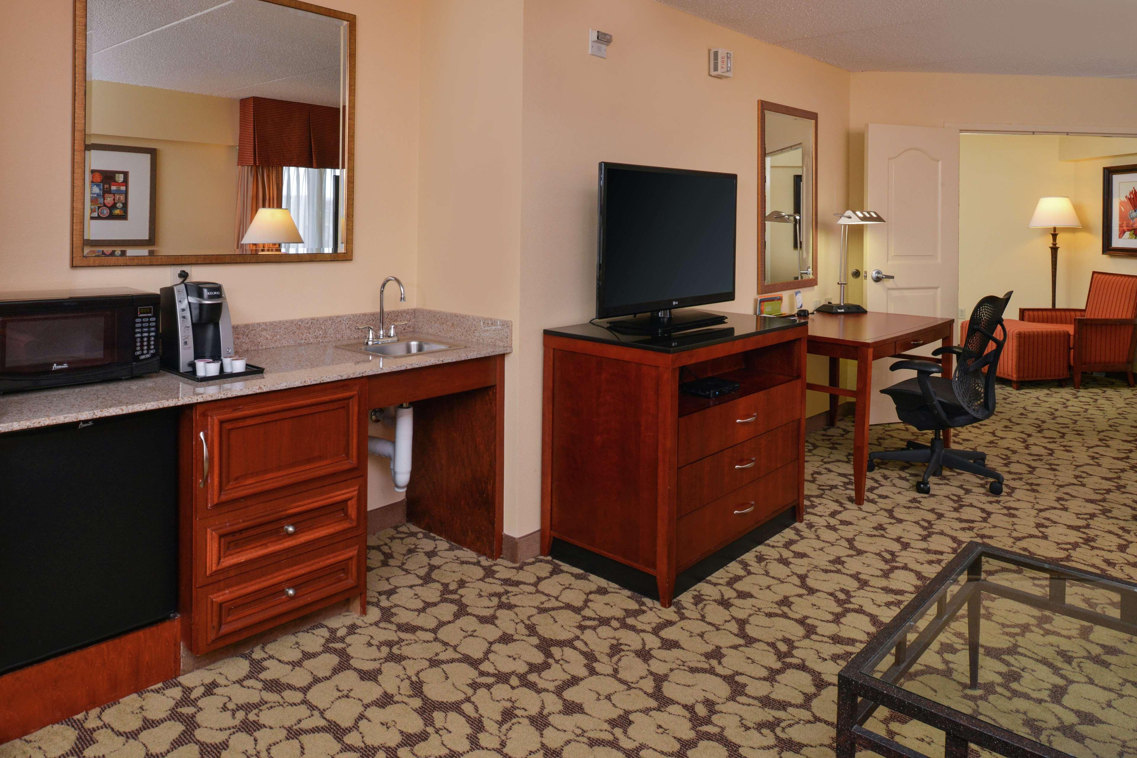 Hilton Garden Inn Terre Haute Bagian luar foto
