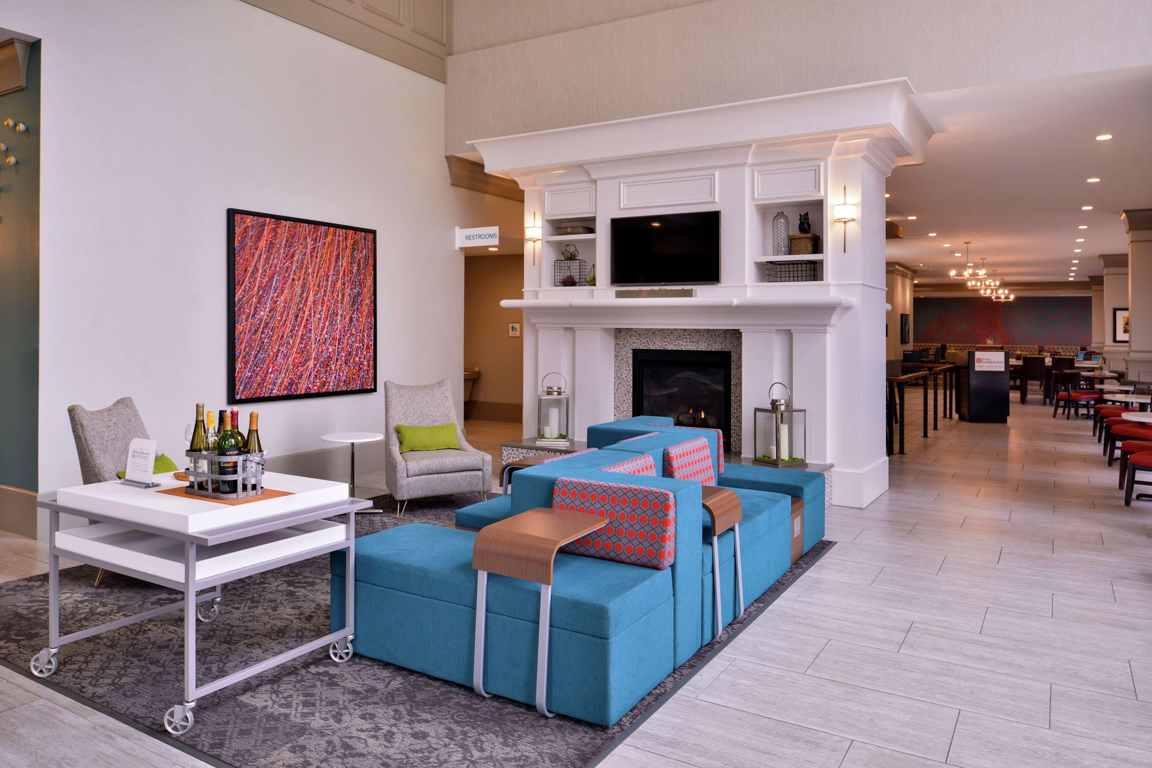 Hilton Garden Inn Terre Haute Bagian luar foto