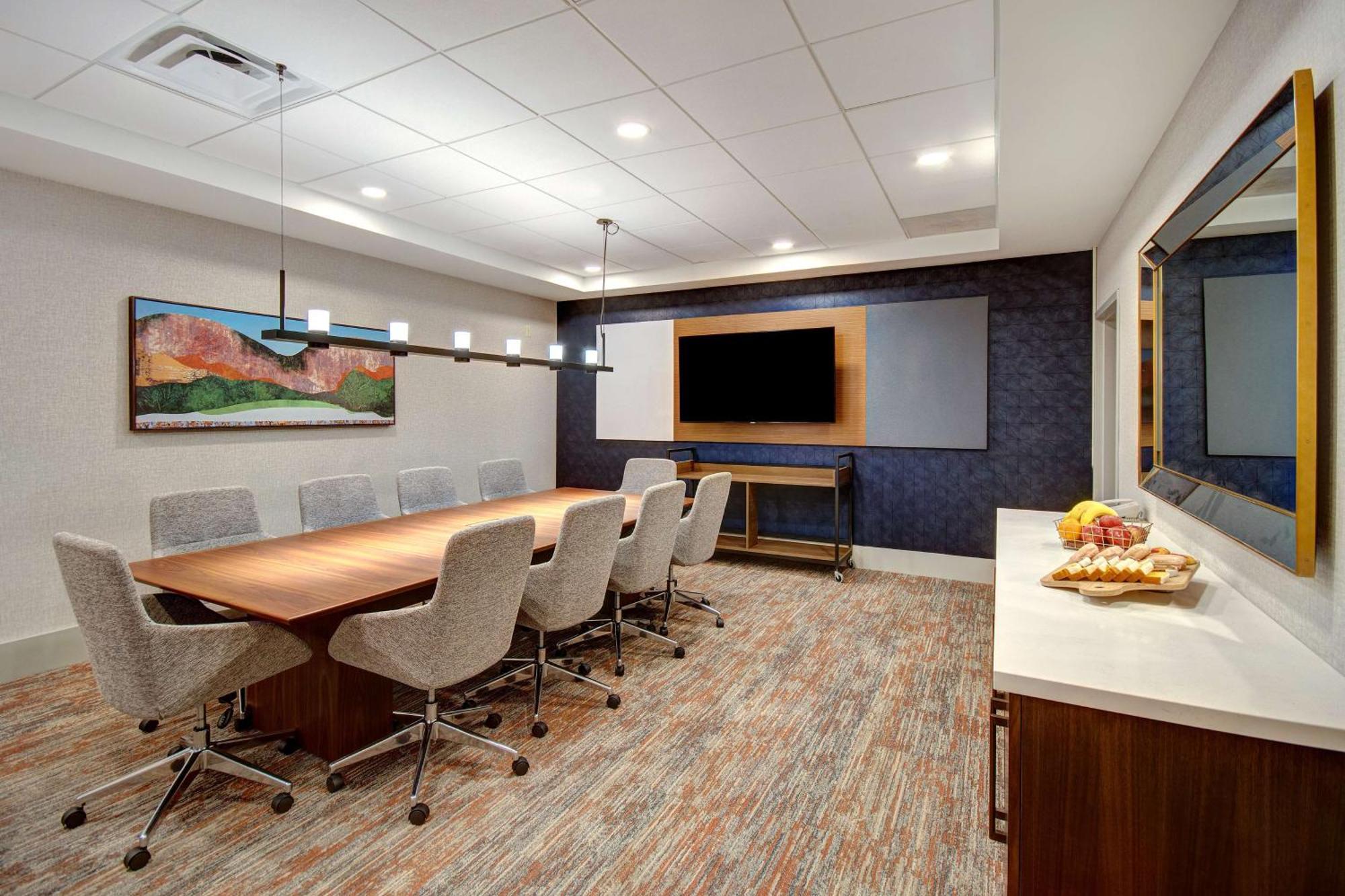 Hilton Garden Inn Terre Haute Bagian luar foto