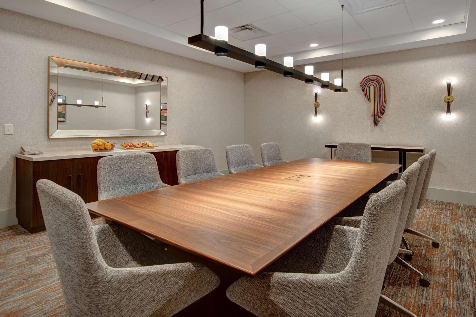Hilton Garden Inn Terre Haute Bagian luar foto