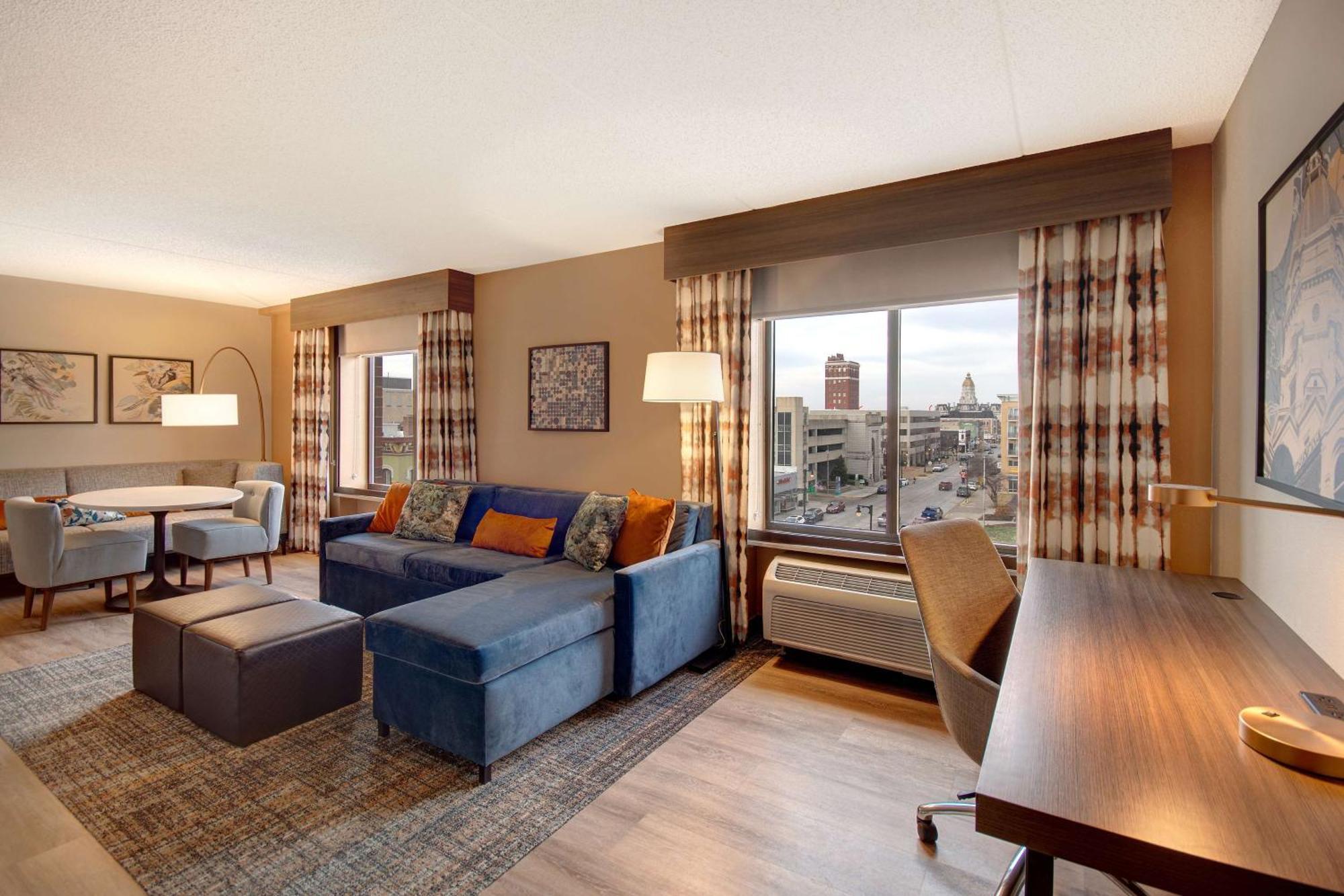 Hilton Garden Inn Terre Haute Bagian luar foto