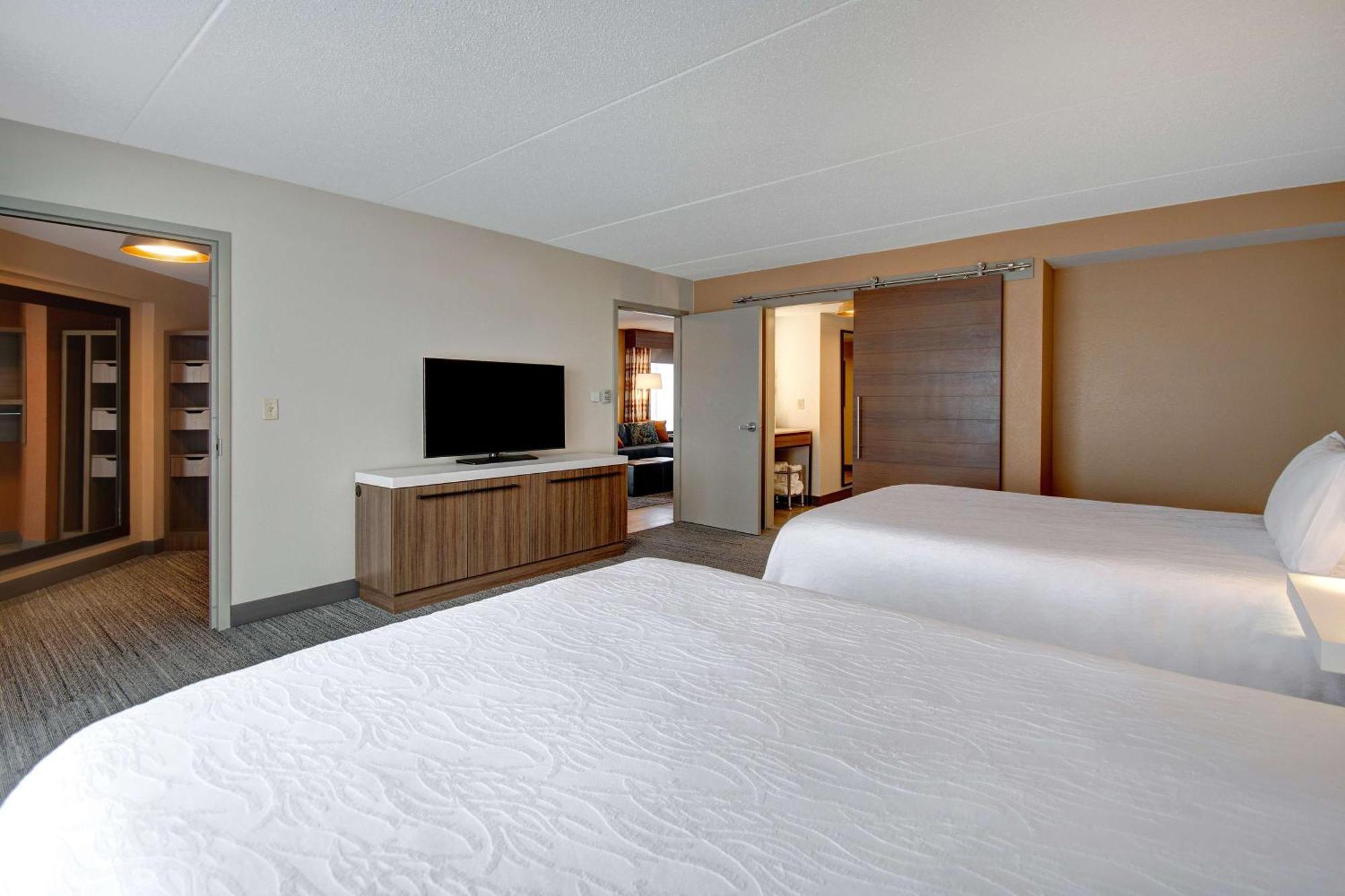 Hilton Garden Inn Terre Haute Bagian luar foto