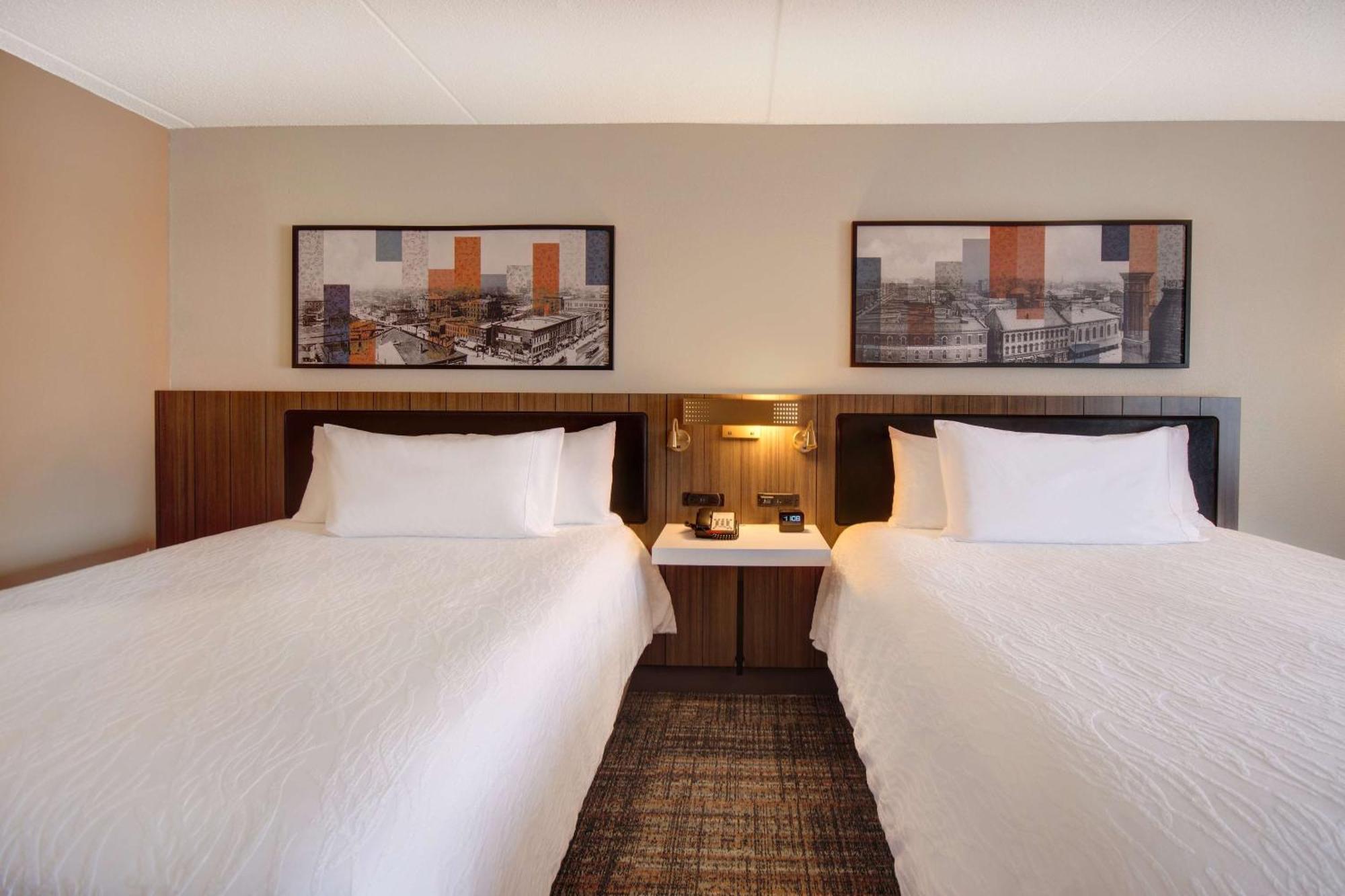 Hilton Garden Inn Terre Haute Bagian luar foto