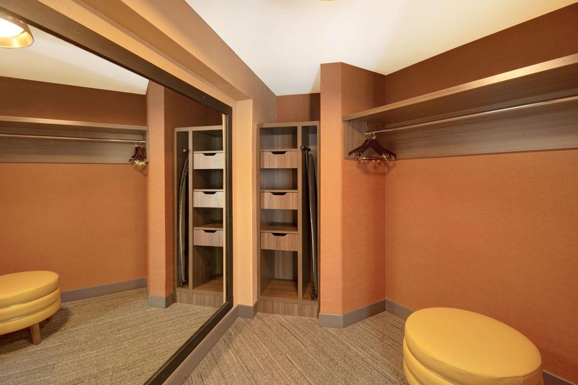 Hilton Garden Inn Terre Haute Bagian luar foto