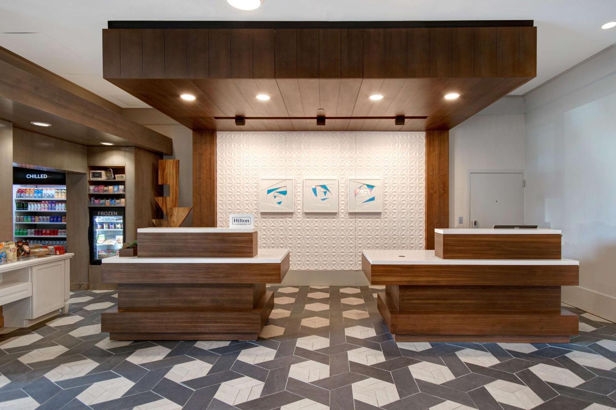 Hilton Garden Inn Terre Haute Bagian luar foto