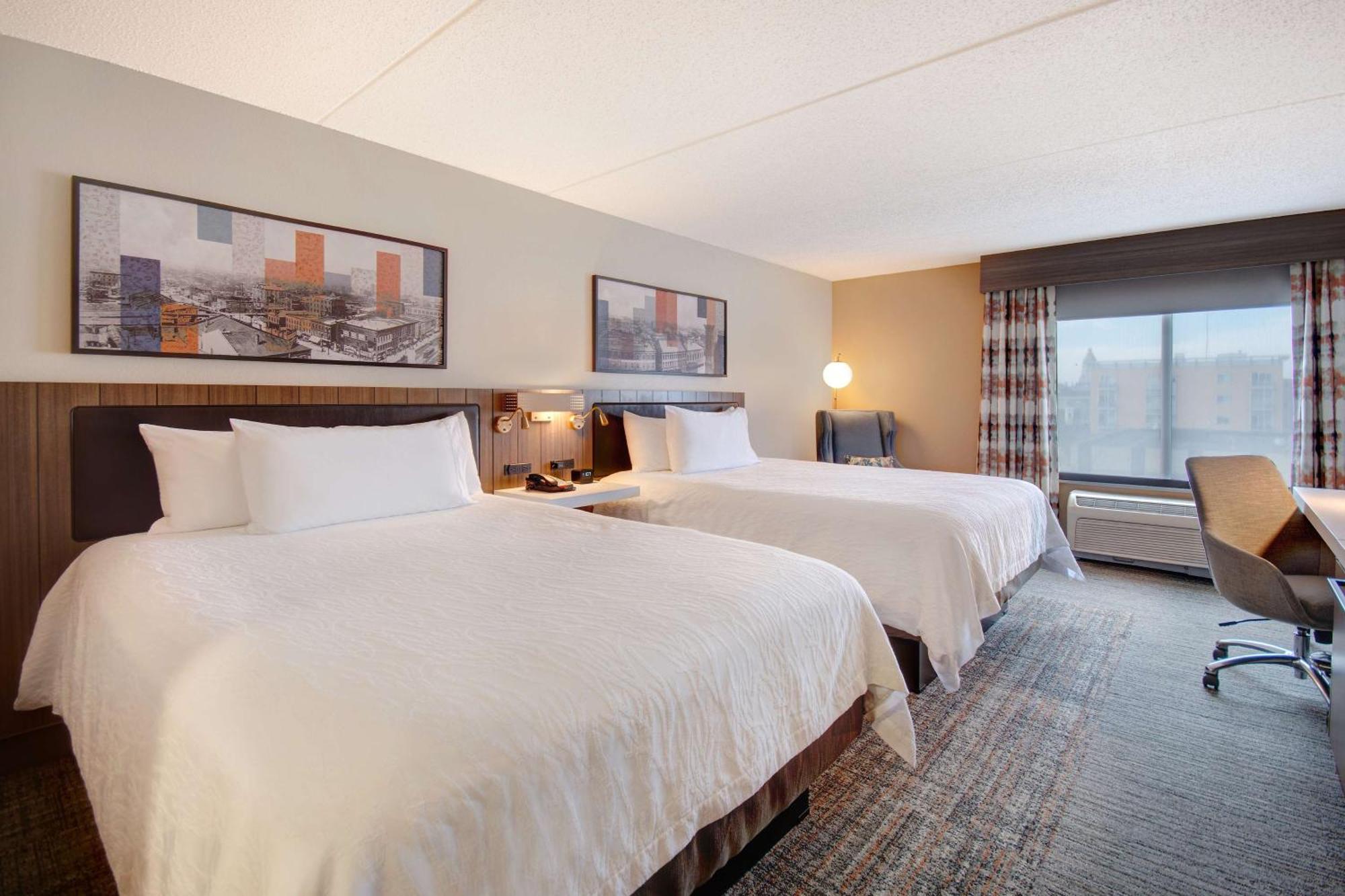 Hilton Garden Inn Terre Haute Bagian luar foto