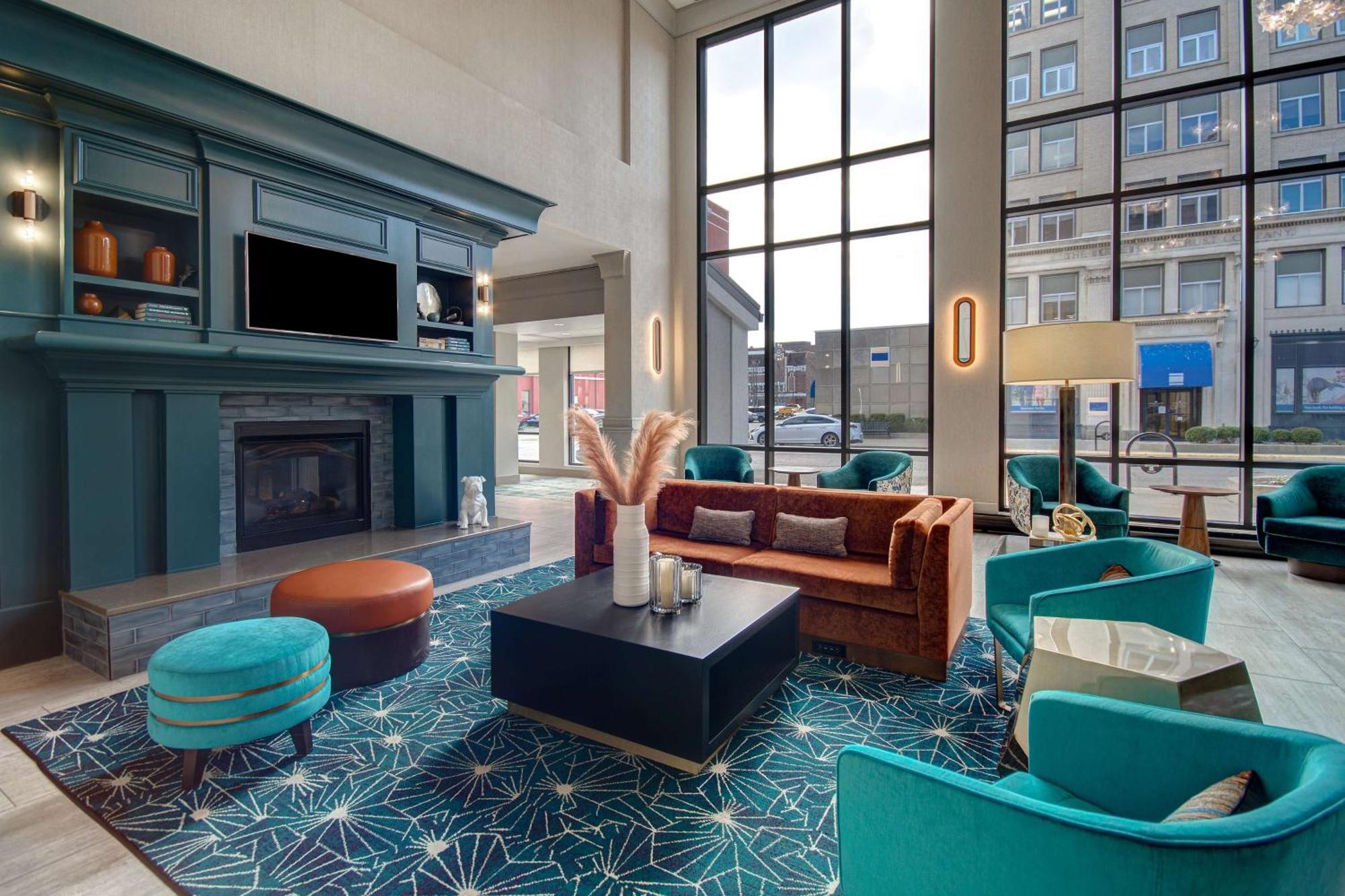 Hilton Garden Inn Terre Haute Bagian luar foto