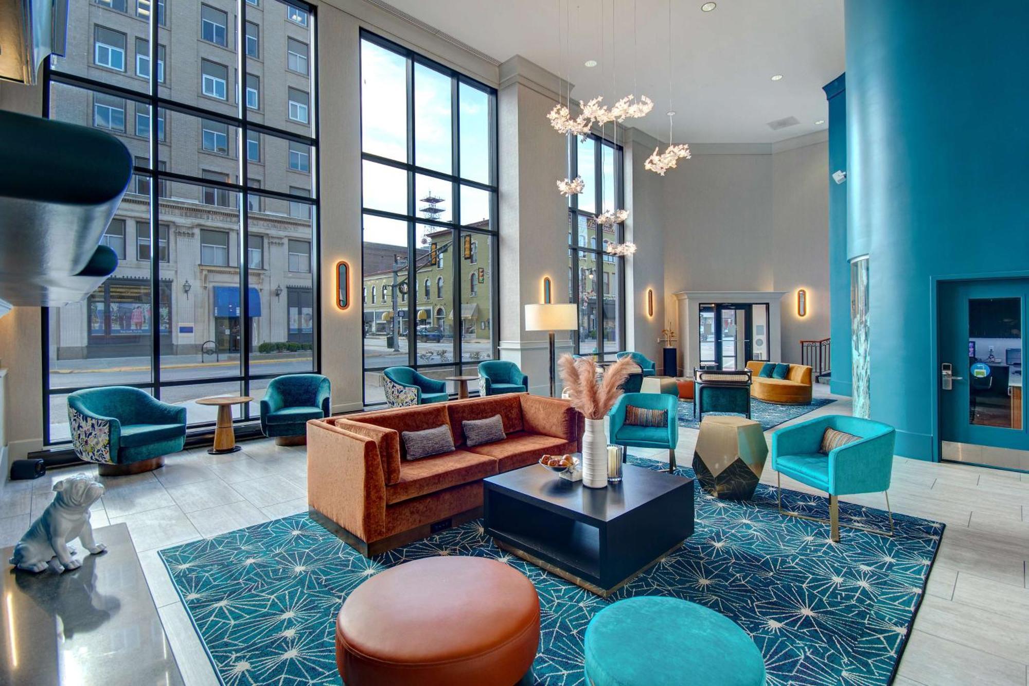 Hilton Garden Inn Terre Haute Bagian luar foto
