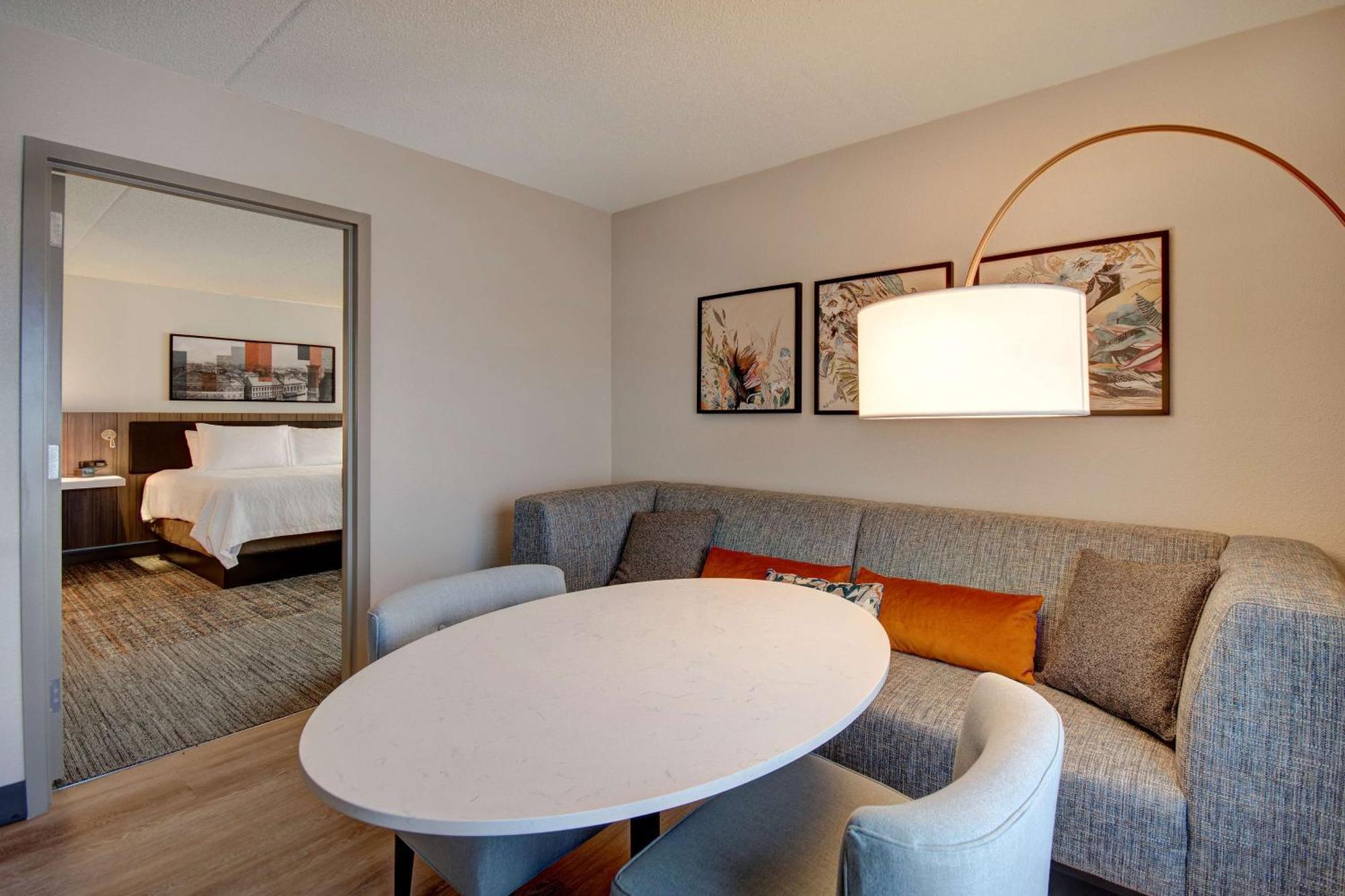 Hilton Garden Inn Terre Haute Bagian luar foto