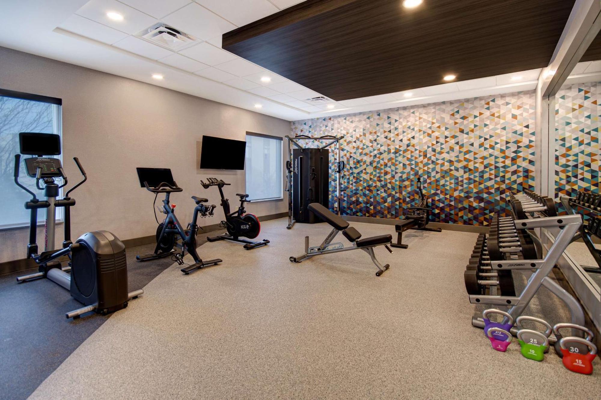 Hilton Garden Inn Terre Haute Bagian luar foto