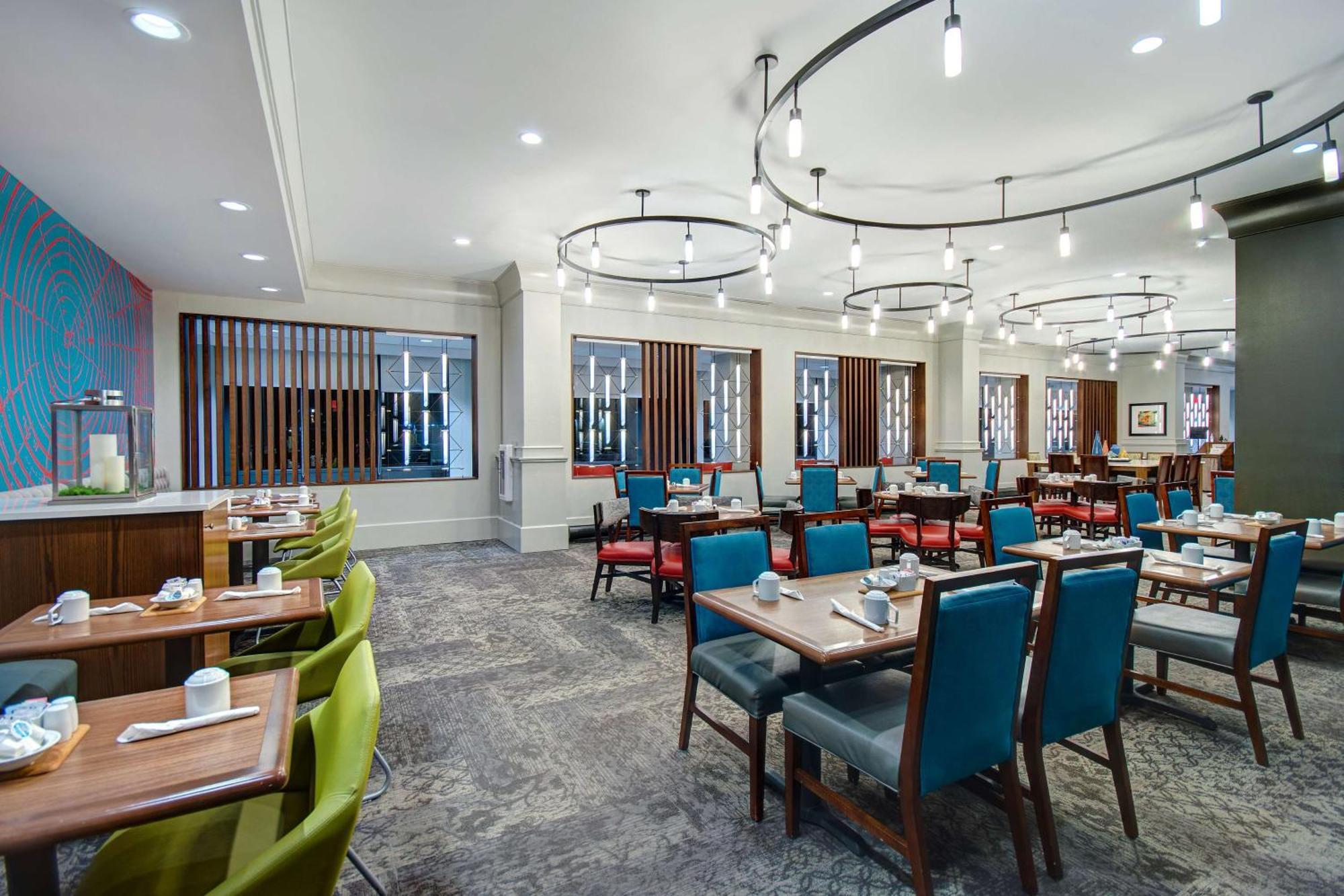Hilton Garden Inn Terre Haute Bagian luar foto