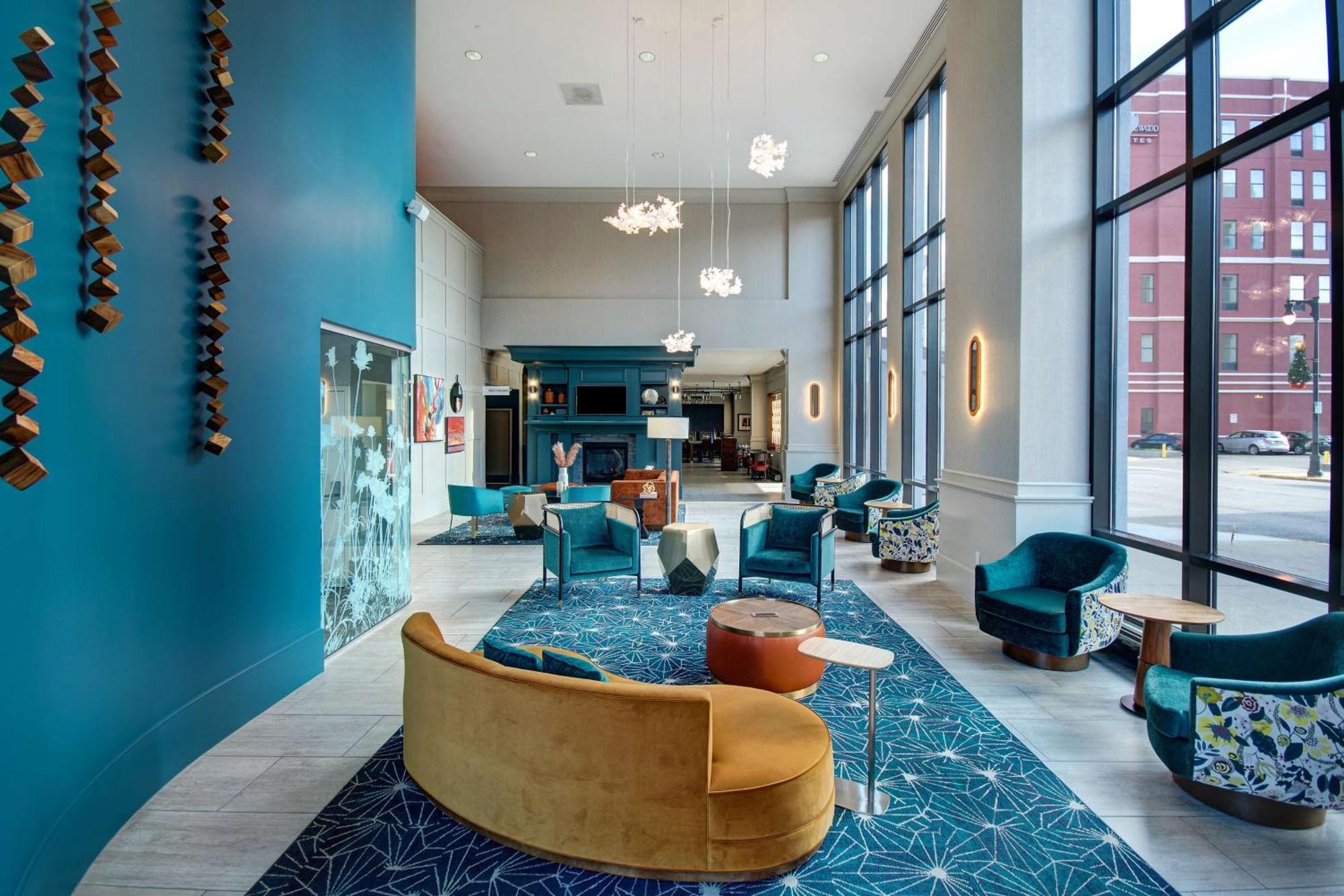 Hilton Garden Inn Terre Haute Bagian luar foto